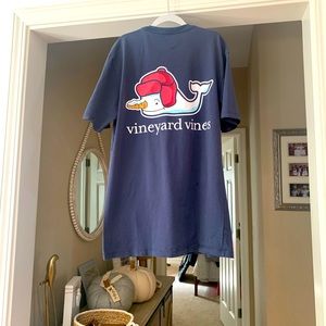 Men’s Xs vineyard vines winter whale tee shirt
